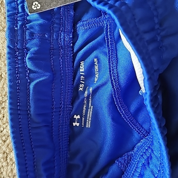 Women's Under Armour 6 inch Basketball Short - Picture 3 of 7